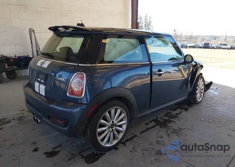 2011 Mini Cooper S из США, поврежденный, VIN WMWSV3C57BTY20481